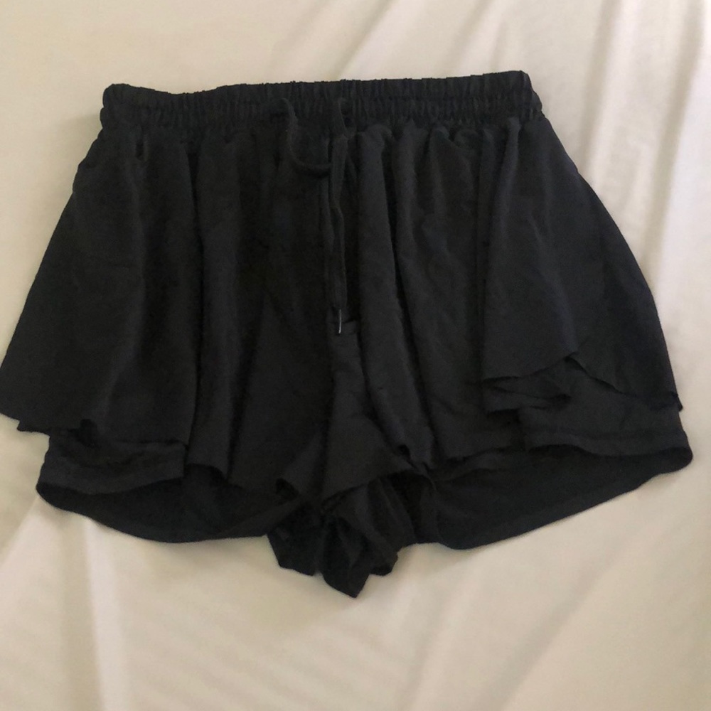 Black athletta skirt shorts